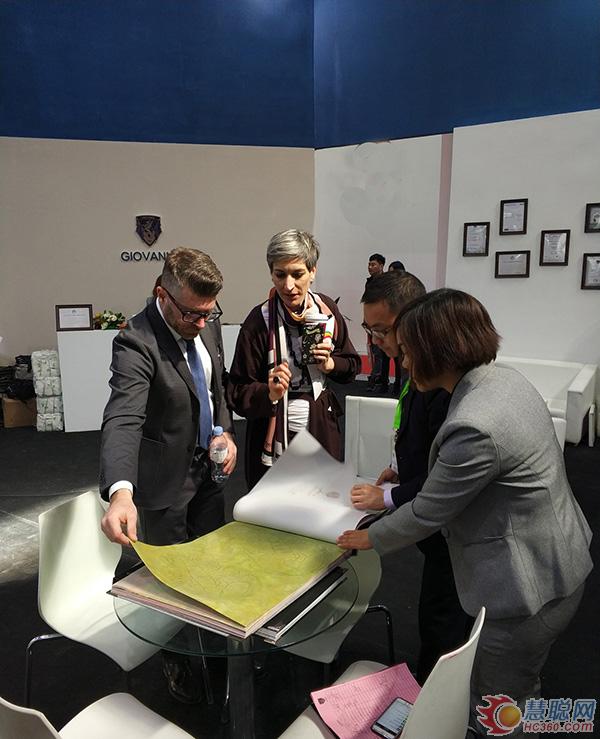 慧聰涂料網(wǎng)訊：2018年阿里大師喬瓦尼藝術(shù)涂料征途北京 再創(chuàng)佳績！