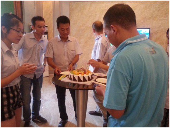 親情綻放，阿里大師將次舉辦集體生日會