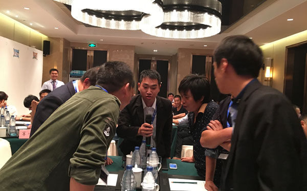 <a href='/agent.htm' class='keys' title='點(diǎn)擊查看關(guān)于涂料加盟的相關(guān)信息' target='_blank'>涂料加盟</a>商現(xiàn)場(chǎng)活動(dòng)