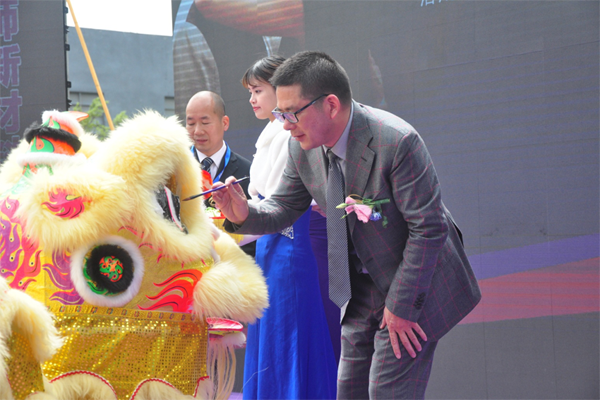 醒獅點睛 醒獅點睛