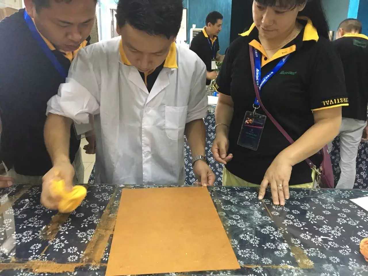 GIOVANNI喬瓦尼藝術(shù)涂料工程師現(xiàn)場解惑 GIOVANNI喬瓦尼藝術(shù)涂料工程師現(xiàn)場解惑